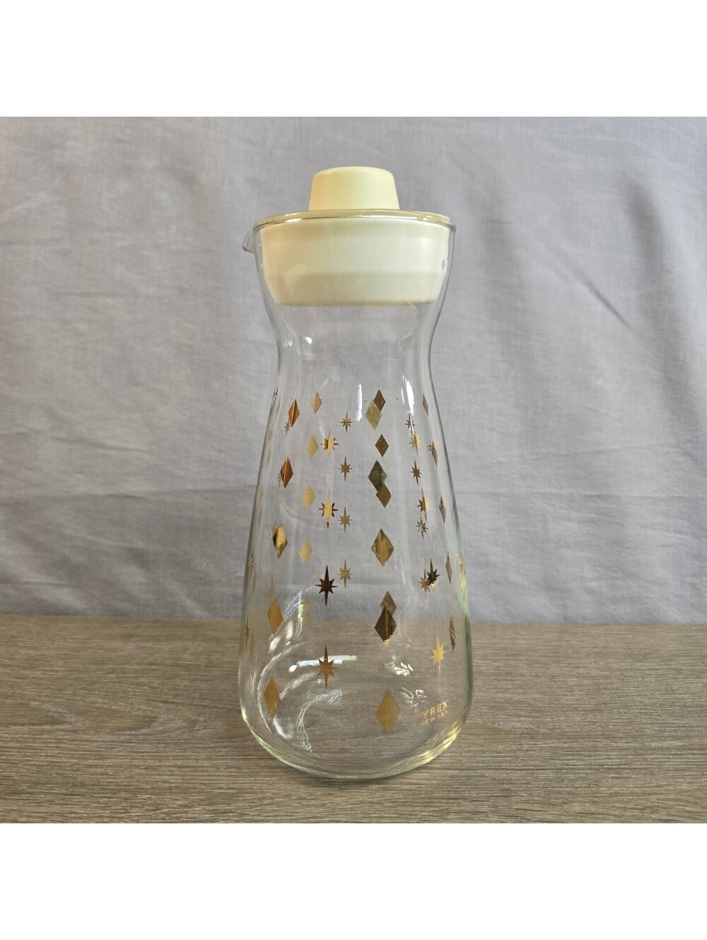 Vintage Pyrex 32oz Glass Juice Carafe - Gold Atomic Starburst Pattern & Lid